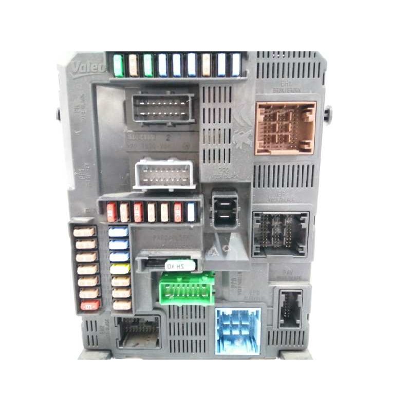 CAJA RELES / FUSIBLES