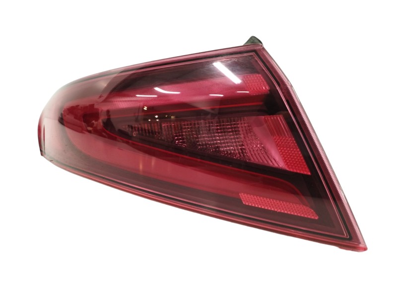 Recambio de piloto trasero izquierdo para alfa romeo giulia (952) 2.0 turbo cat referencia OEM IAM 20690103 Recambio de piloto trasero izquierdo para alfa romeo giulia (952) 2.0 turbo cat referencia OEM IAM 20690103