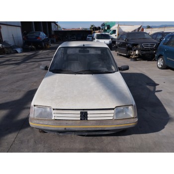 peugeot 205 berlina del año 1992