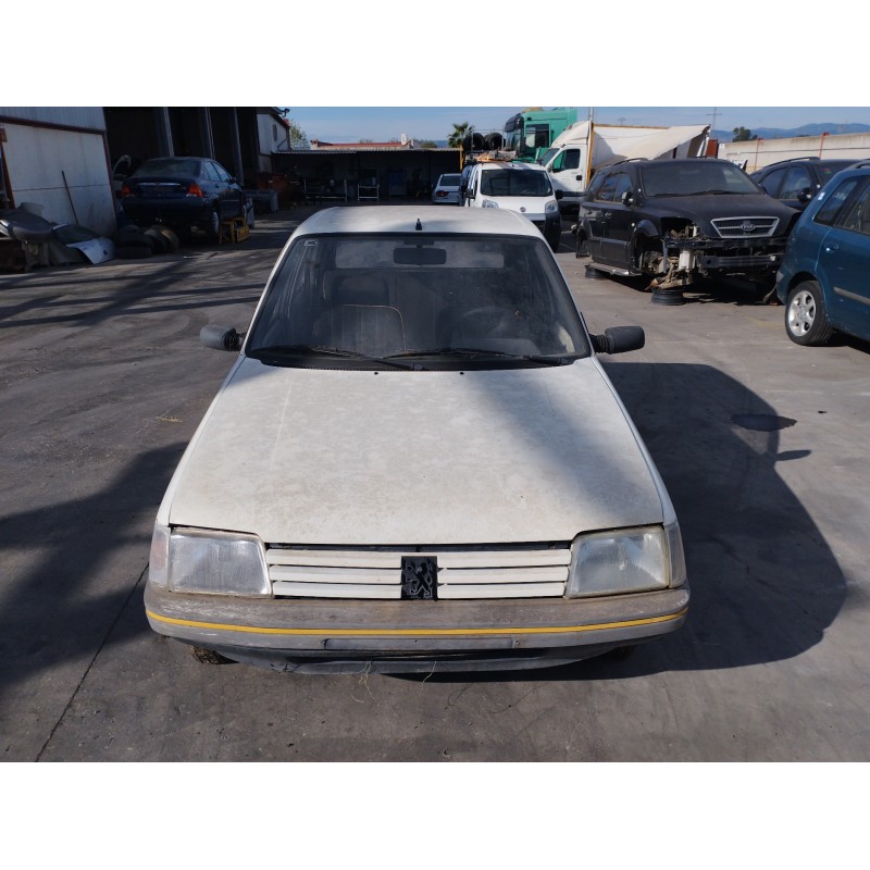 peugeot 205 berlina del año 1992