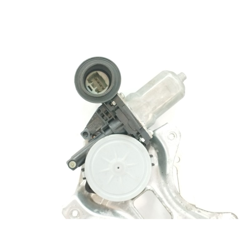 ELEVALUNAS DELANTERO DERECHO 8571058010