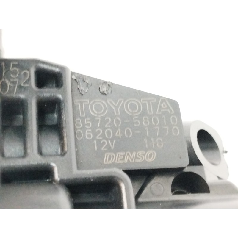 ELEVALUNAS DELANTERO IZQUIERDO 8572058010