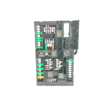 CAJA RELES / FUSIBLES 61145A04502 DISTRIBUIDOR DE CORRIENTE PARTE TRASERA