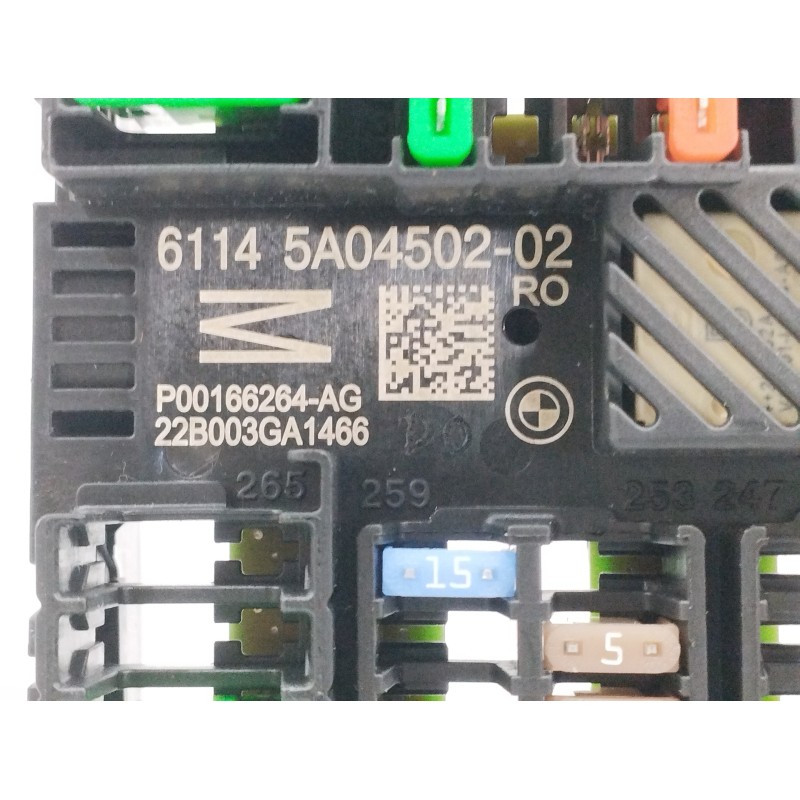 CAJA RELES / FUSIBLES DISTRIBUIDOR DE CORRIENTE PARTE TRASERA