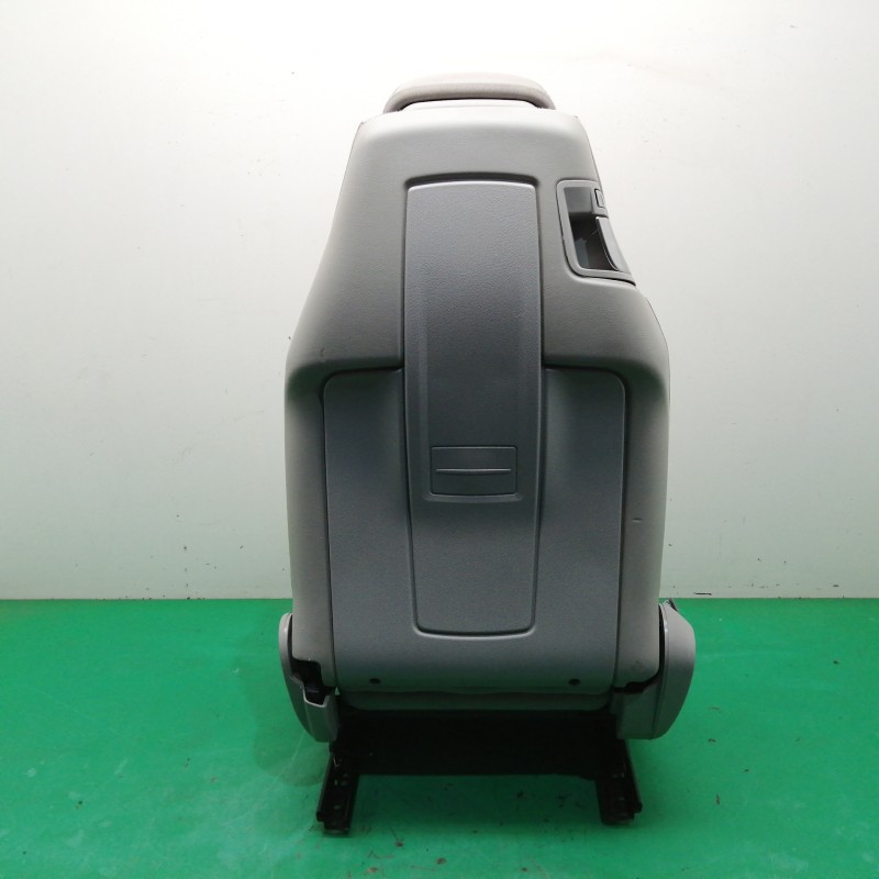 ASIENTO DELANTERO DERECHO PROTECTOR SALTADO