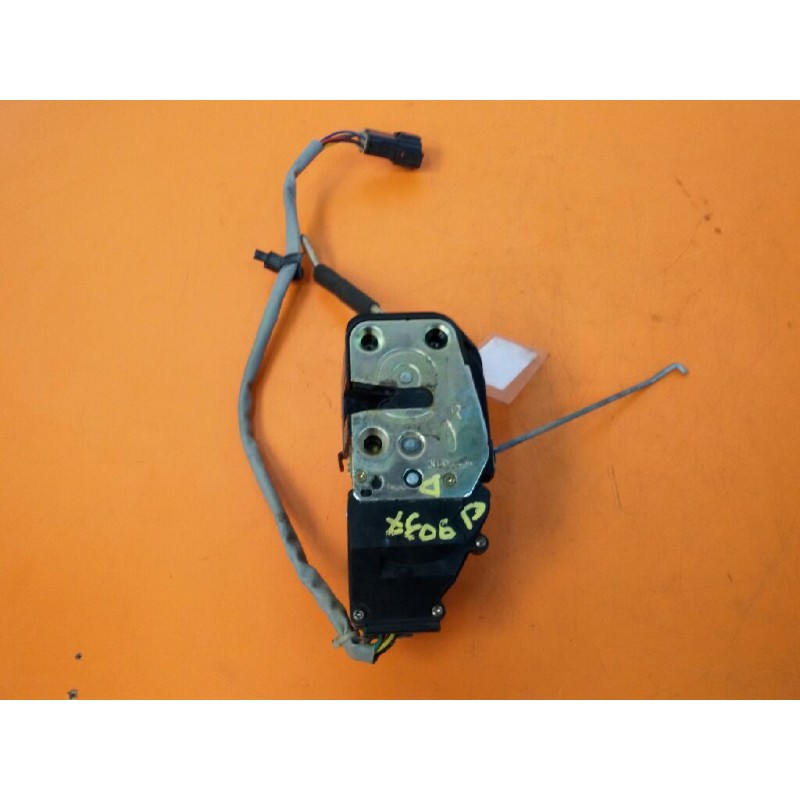 Recambio de cerradura puerta delantera derecha para kia carens 2.0 crdi ex monovolumen referencia OEM IAM 0K2FC58310  