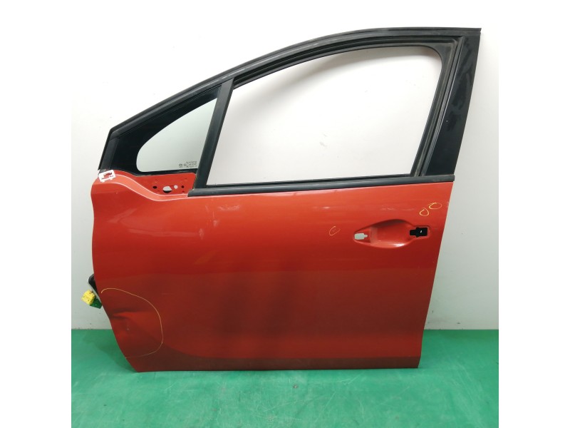 Recambio de puerta delantera izquierda para peugeot 208 1.2 12v vti referencia OEM IAM 9673558680 NECESITA REPARACION OBSERVAR F