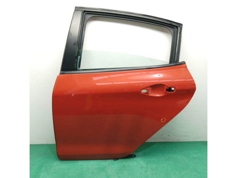 Recambio de puerta trasera izquierda para peugeot 208 1.2 12v vti referencia OEM IAM 9671907580 OBSERVAR FOTOS 