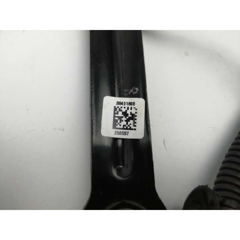 ENGANCHE CINTURON DERECHO DELANTERO 88401808 250597