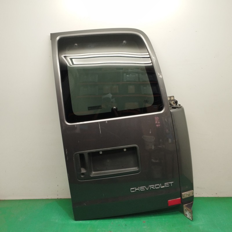 Recambio de porton trasero derecho para chevrolet express autobús 5.3 2500 referencia OEM IAM  OBSERVAR FOTOS 
