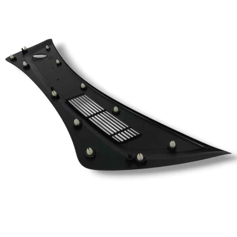 MOLDURA SUPERIOR REJILLA DELANTERA