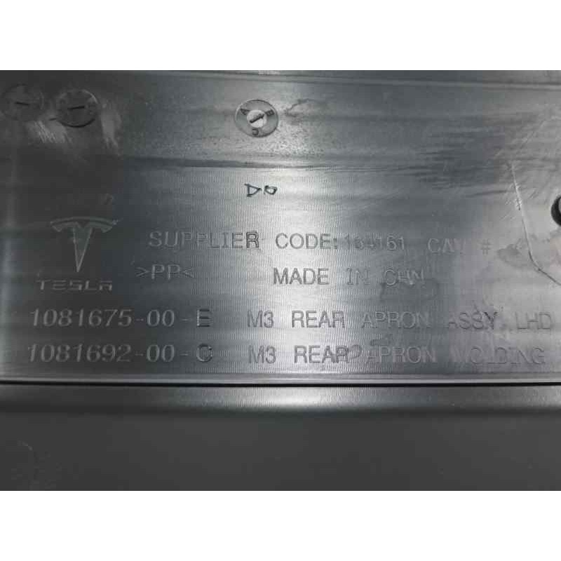 MOLDURA SUPERIOR REJILLA DELANTERA