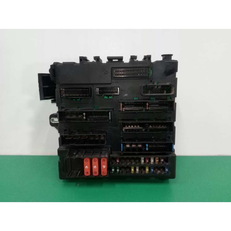 Recambio de caja reles / fusibles para opel vectra c berlina 1.9 16v cdti cat (z 19 dth / lrd) referencia OEM IAM 13170890 51904