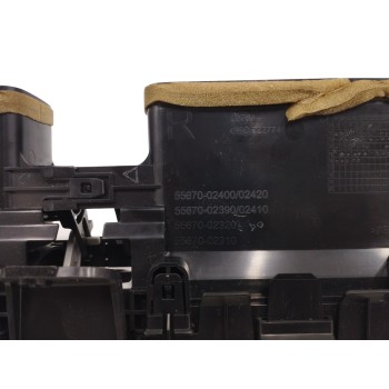 Recambio de rejilla aireadora para toyota auris 1.2 16v turbo cat referencia OEM IAM 5567002400 CENTRAL 5567002390