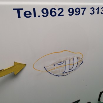 Recambio de porton trasero derecho para nissan trade 100 3.0 turbodiesel referencia OEM IAM  DAÑADA 