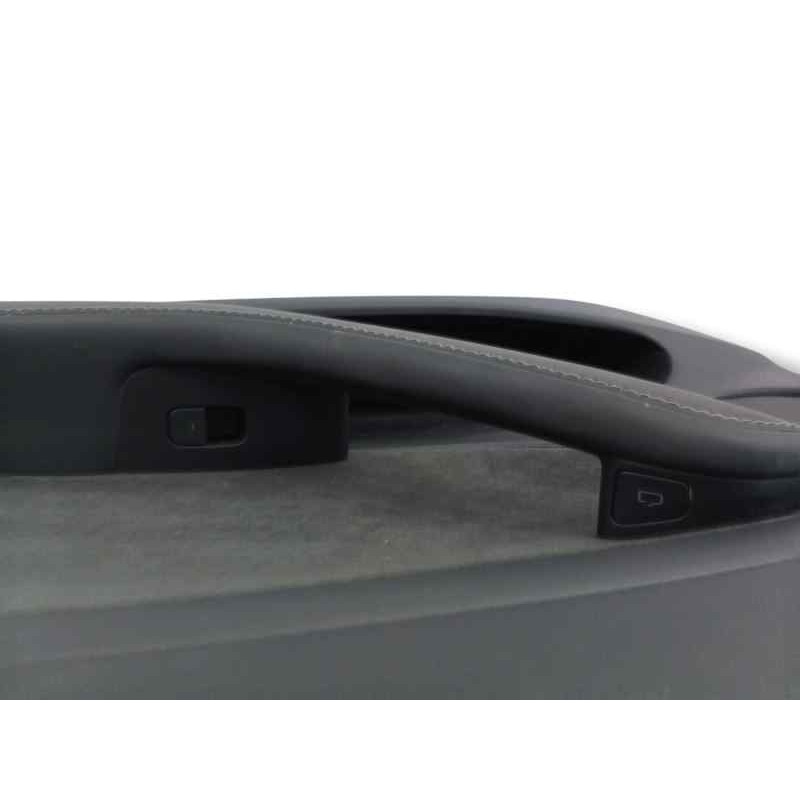 GUARNECIDO PUERTA TRASERA DERECHA