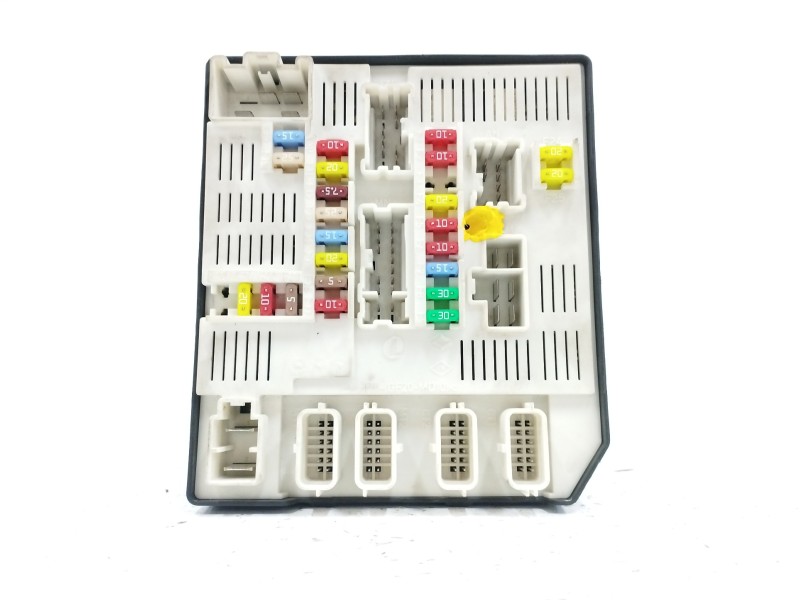 Recambio de caja reles / fusibles para renault megane iii berlina 5 p dynamique referencia OEM IAM 284B60008R  