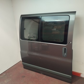 Recambio de puerta lateral corredera derecha para chevrolet express autobús 5.3 2500 referencia OEM IAM 12477663 OBSERVAR FOTOS 