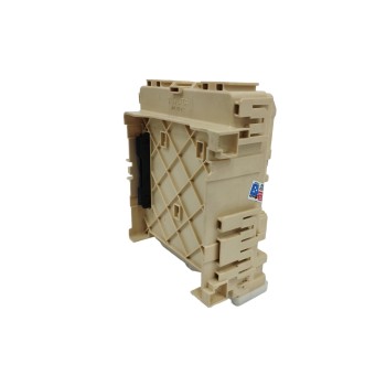 Recambio de caja reles / fusibles para toyota auris 1.2 16v turbo cat referencia OEM IAM 63586756  