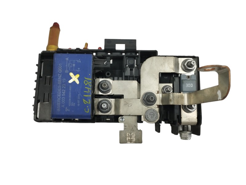Recambio de caja reles / fusibles para mercedes-benz clase a (w176) a 200 blueefficiency (176.043) referencia OEM IAM A246540095