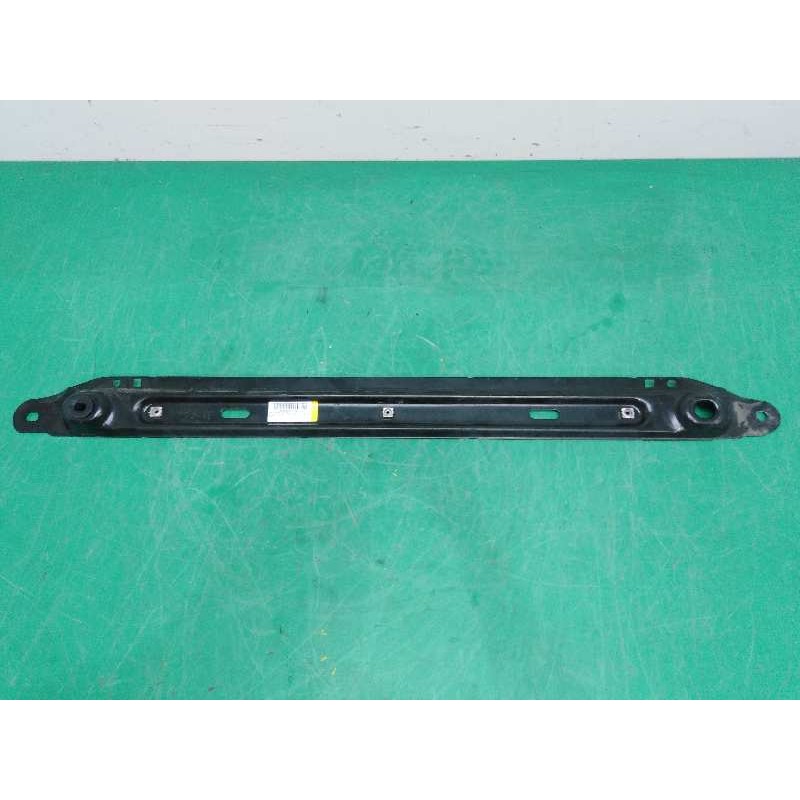 Recambio de travesaño inferior para peugeot 5008 1.6 e-hdi fap referencia OEM IAM   