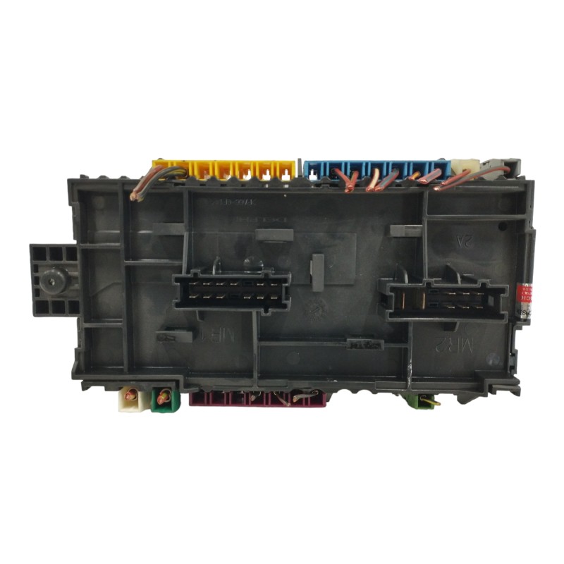 CAJA RELES / FUSIBLES