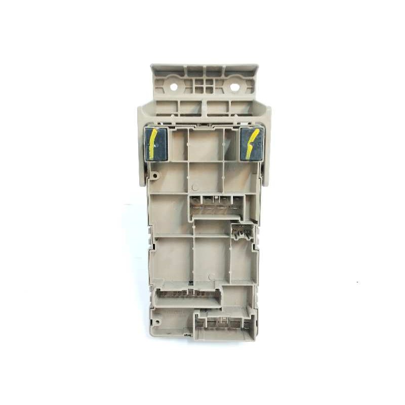 CAJA RELES / FUSIBLES