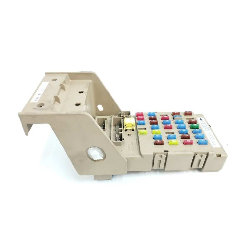 CAJA RELES / FUSIBLES