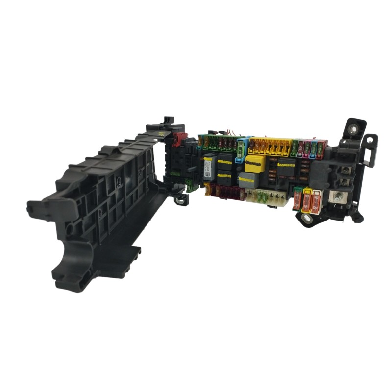 CAJA RELES / FUSIBLES