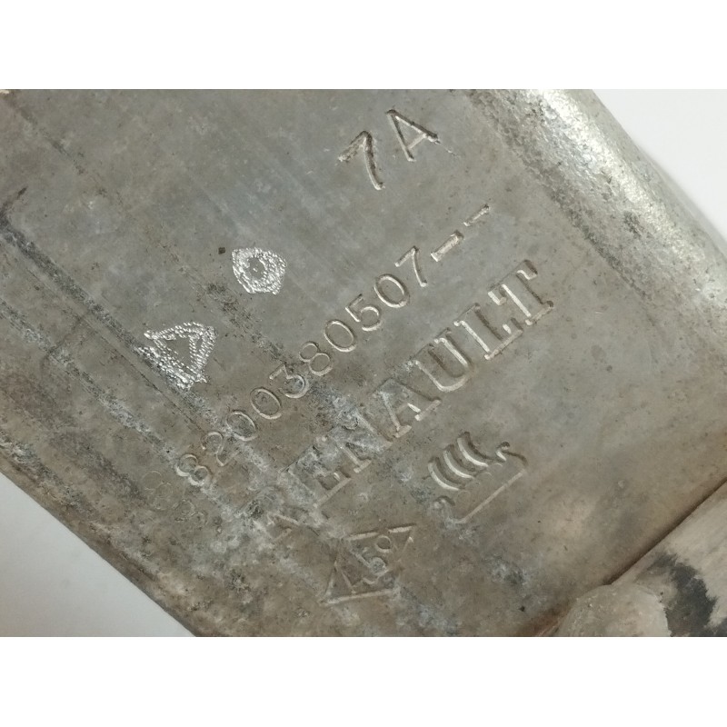 REFUERZO PARAGOLPES DELANTERO