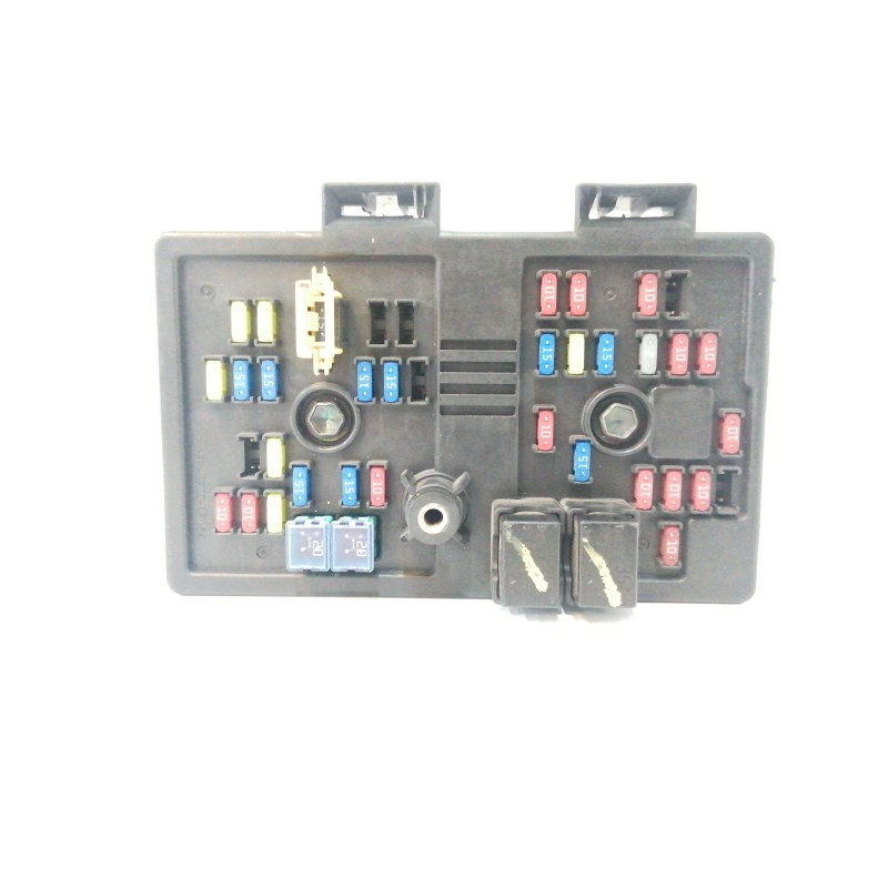 CAJA RELES / FUSIBLES