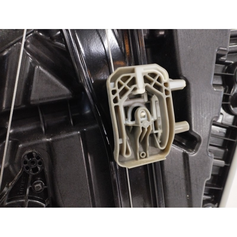 ELEVALUNAS TRASERO IZQUIERDO SIN MOTOR 51357498149