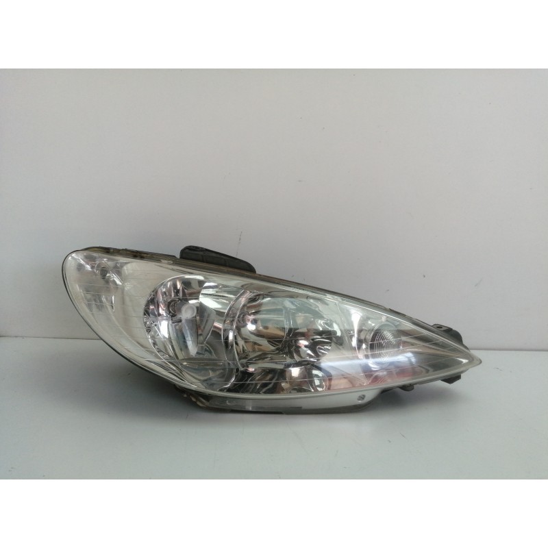 Recambio de faro derecho para peugeot 206 berlina 1.4 hdi referencia OEM IAM 9628666780  