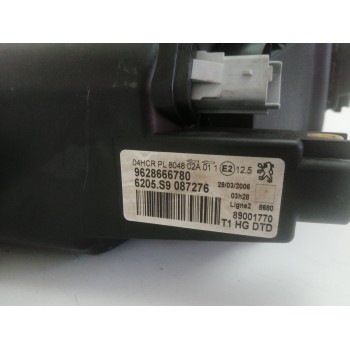 Recambio de faro derecho para peugeot 206 berlina 1.4 hdi referencia OEM IAM 9628666780  