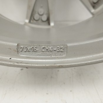 Recambio de llanta para peugeot 308 1.6 16v referencia OEM IAM 9680729880 7JX16CH4-32 4H 4X108