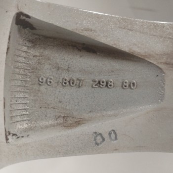 Recambio de llanta para peugeot 308 1.6 16v referencia OEM IAM 9680729880 7JX16CH4-32 4H 4X108