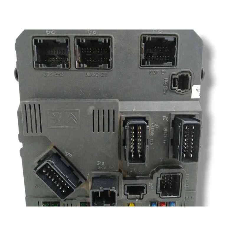 CAJA RELES / FUSIBLES S118085300