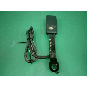 Recambio de enganche cinturon izquierdo para hyundai i30 1.4 cat referencia OEM IAM  DELANTERO 