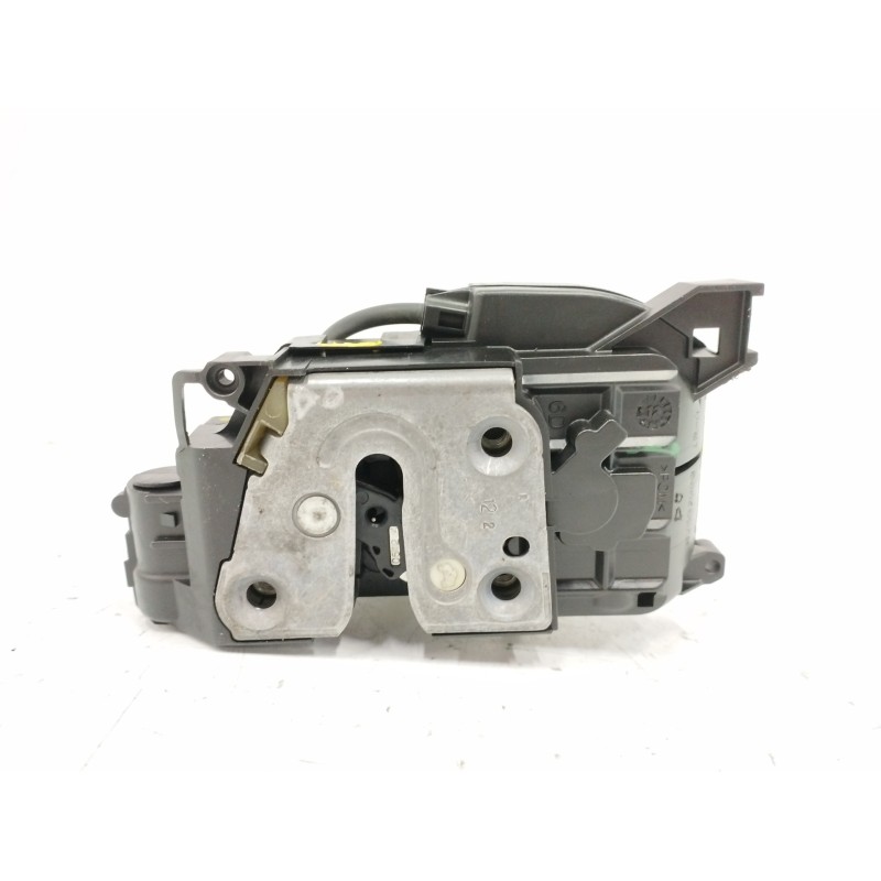 Recambio de cerradura puerta trasera derecha para renault megane iii berlina 5 p 1.6 16v referencia OEM IAM 825020001R  