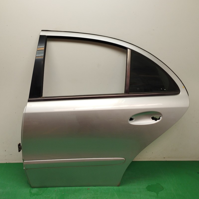 Recambio de puerta trasera izquierda para mercedes-benz clase e (w211) berlina 2.2 cdi cat referencia OEM IAM A2117300105 OBSERV