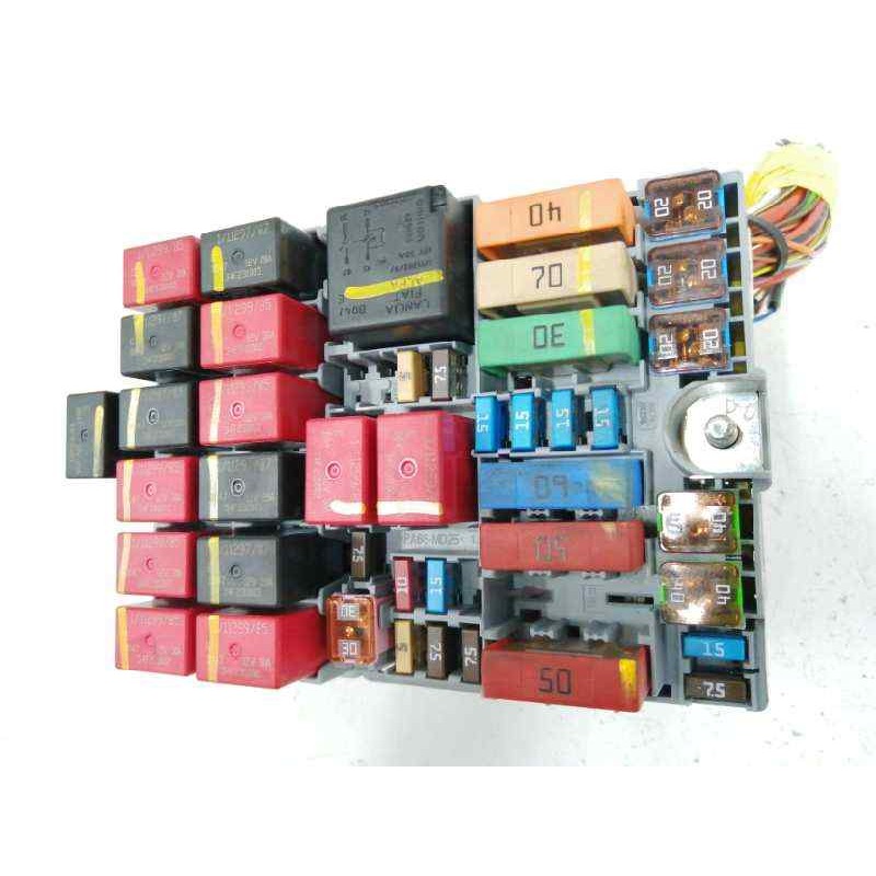 CAJA RELES / FUSIBLES
