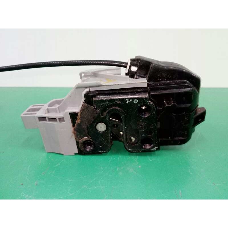 Recambio de cerradura puerta trasera derecha para hyundai i30 1.4 cat referencia OEM IAM 814202L000  