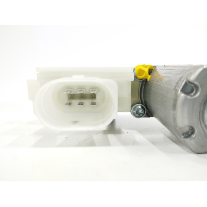 MOTOR ELEVALUNAS TRASERO DERECHO 6135