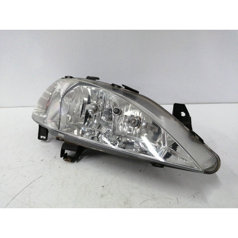 Recambio de faro derecho para renault megane i fase 2 berlina (ba0) 1.4 cat referencia OEM IAM 7701047180 67743625 