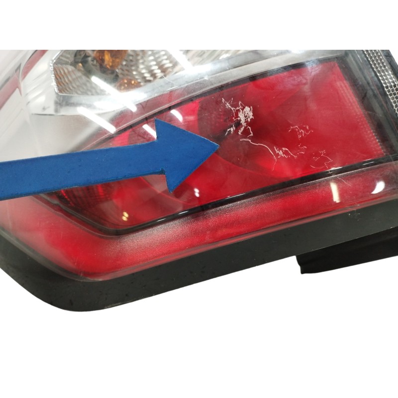 PILOTO TRASERO IZQUIERDO OBSERVAR FOTO