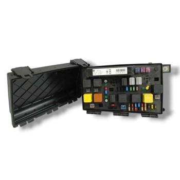 Recambio de caja reles / fusibles para opel astra h berlina 1.9 cdti referencia OEM IAM 13206754 5DK00866838 