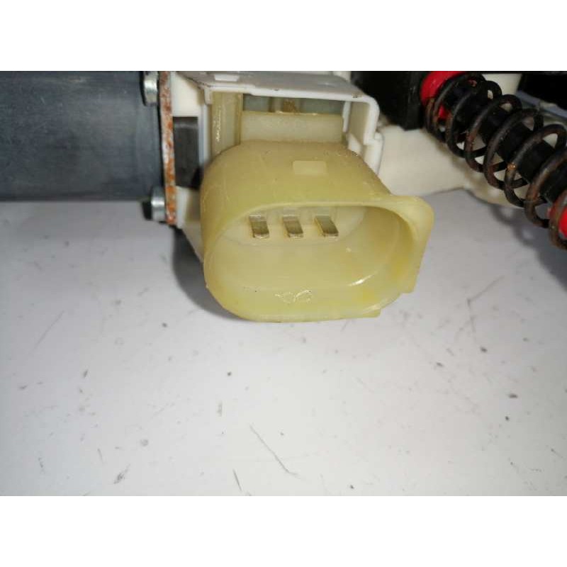 ELEVALUNAS DELANTERO IZQUIERDO 6M2114A389B