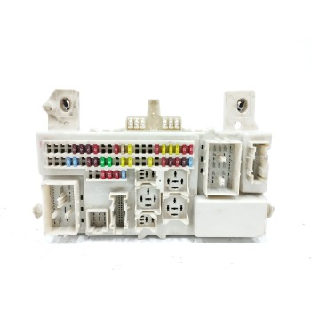 CAJA RELES / FUSIBLES 