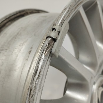 Recambio de llanta para ssangyong rodius 2.7 turbodiesel cat referencia OEM IAM 4173021220 16X6,5J ET43 5H 5X130