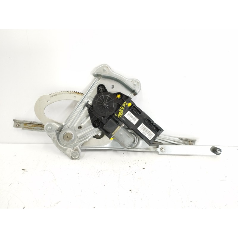 Recambio de elevalunas delantero izquierdo para renault megane iii berlina 5 p 1.6 16v referencia OEM IAM 807315510R  